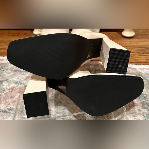 EUC Public Desire “Caryn” Ultimate 70’s “Go-Go Boot” in a Creamy Off-White Sz 6 - Picture 13 of 13